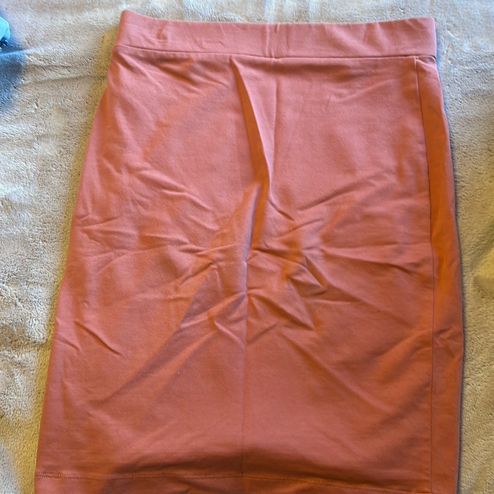 Women’s pink/orange pencil skirt